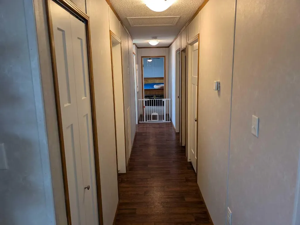 4915 1 Street Donnelly AB T0H 1G0