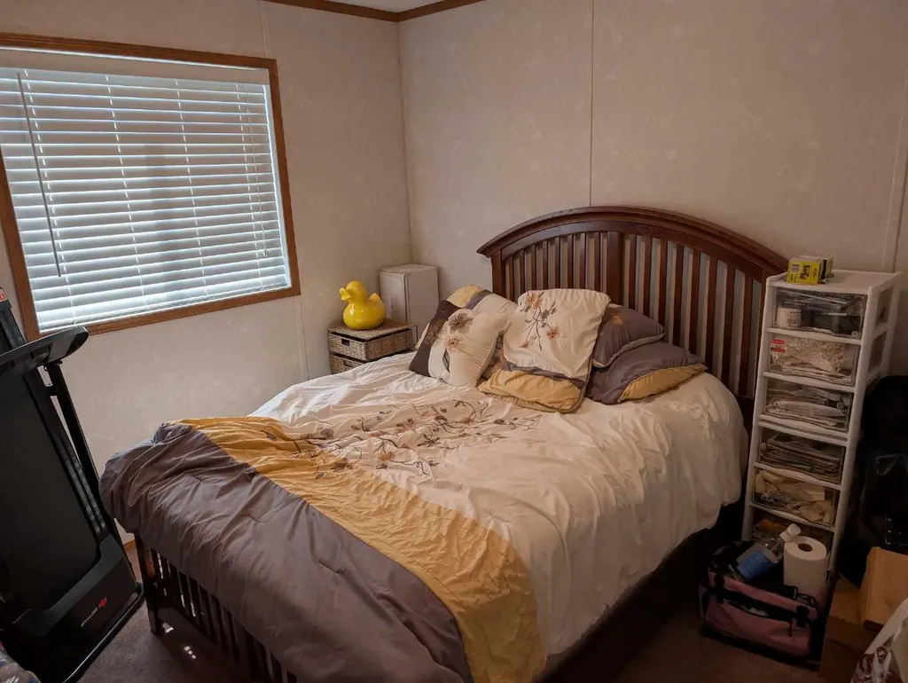 4915 1 Street Donnelly AB T0H 1G0