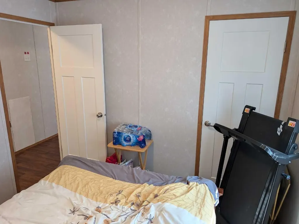 4915 1 Street Donnelly AB T0H 1G0