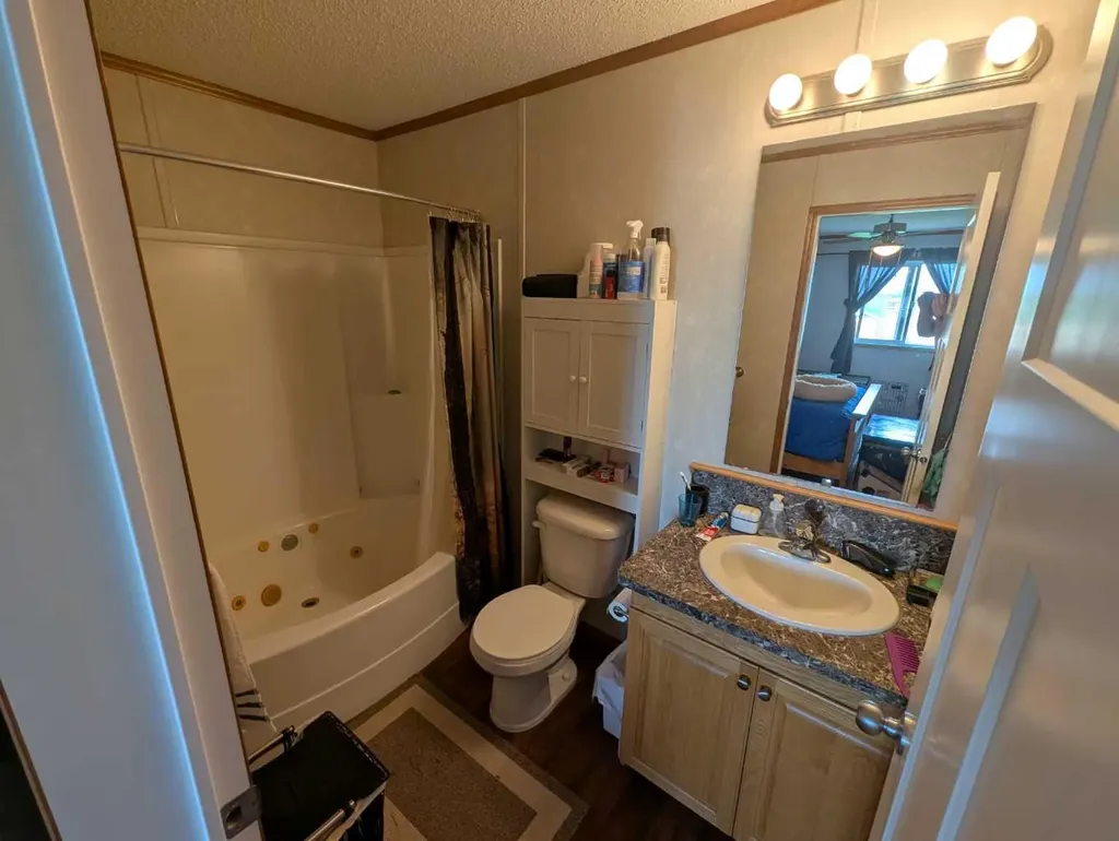 4915 1 Street Donnelly AB T0H 1G0