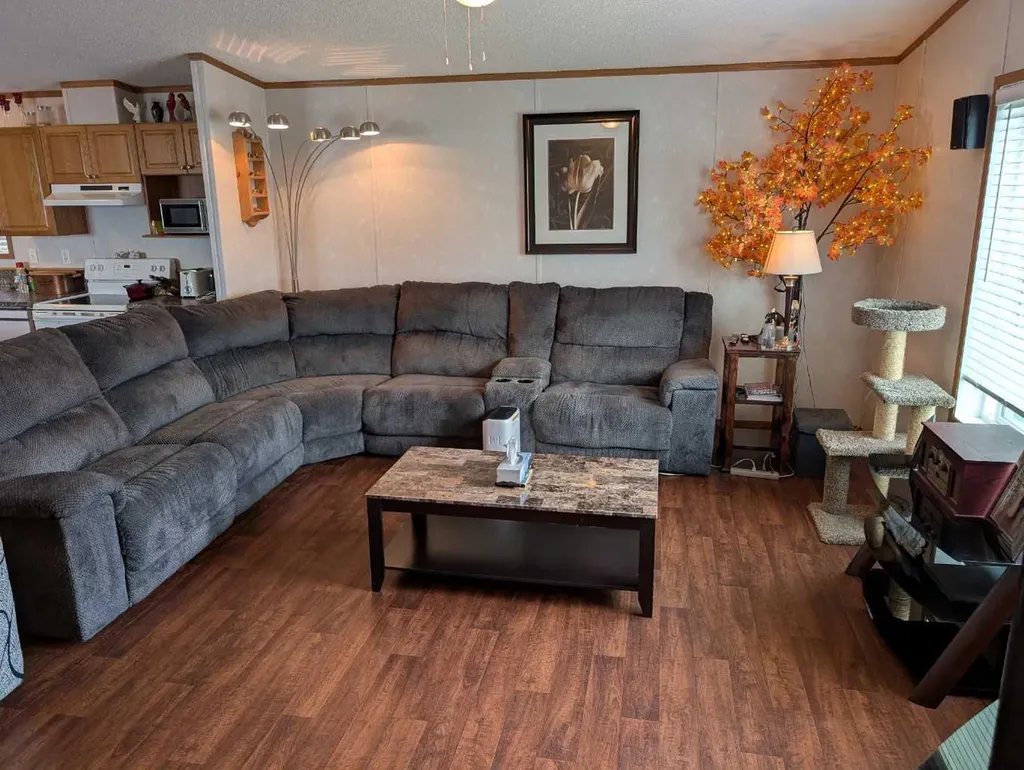 4915 1 Street Donnelly AB T0H 1G0