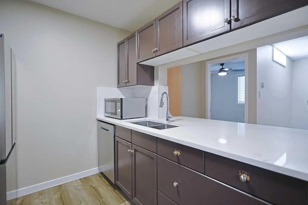 2022 Canyon Meadows Drive SE Calgary AB T2J 7H1