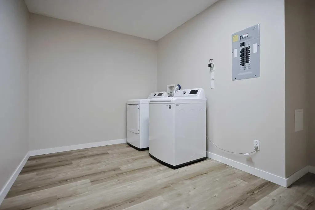 2022 Canyon Meadows Drive SE Calgary AB T2J 7H1
