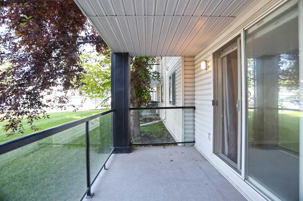 2022 Canyon Meadows Drive SE Calgary AB T2J 7H1