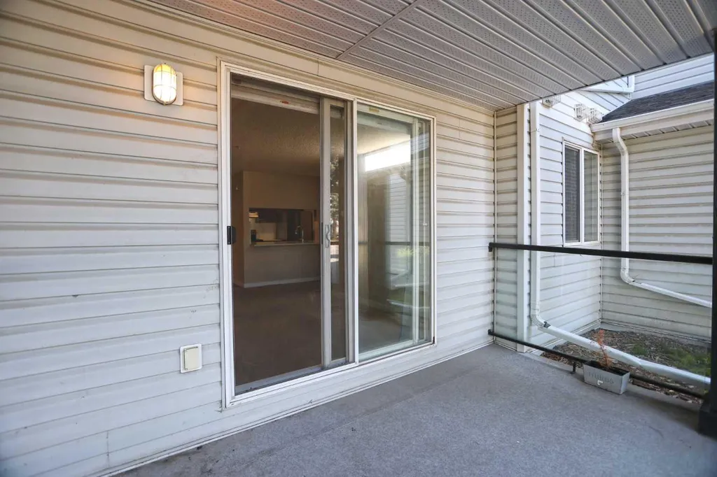2022 Canyon Meadows Drive SE Calgary AB T2J 7H1