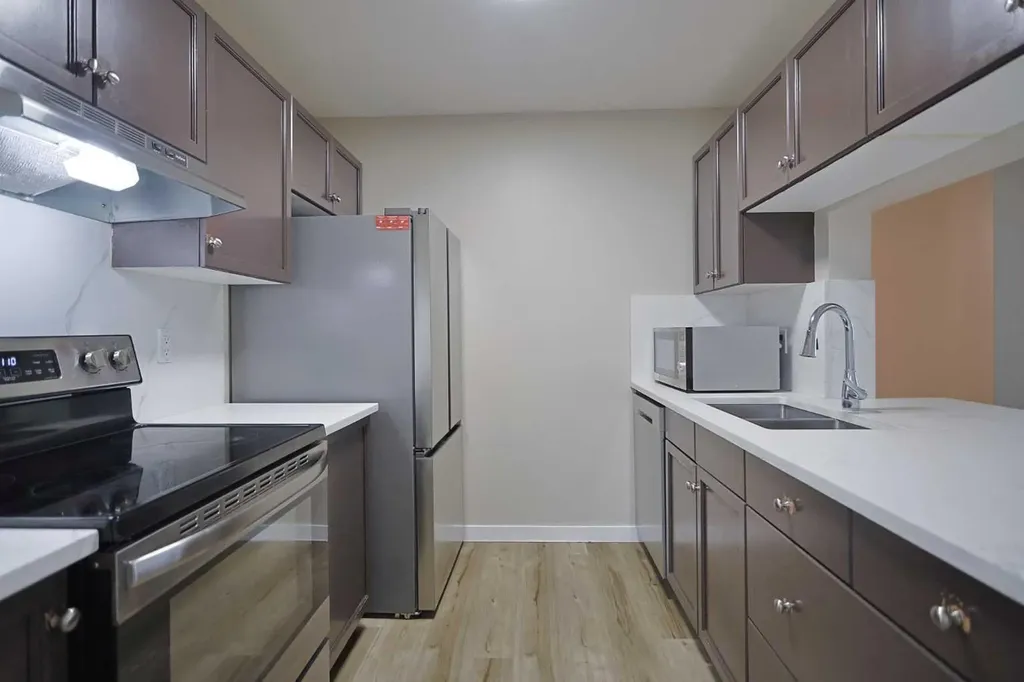 2022 Canyon Meadows Drive SE Calgary AB T2J 7H1