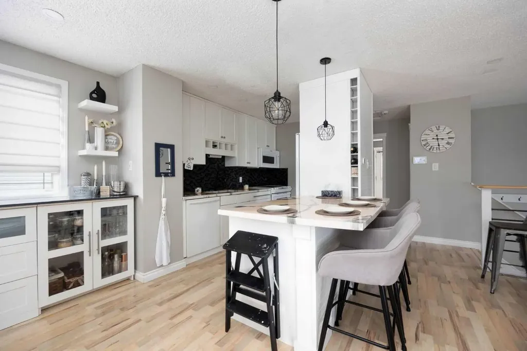 112B Siesta Gardens Fort Mcmurray AB T9H 2Z2