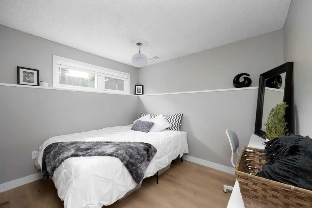 112B Siesta Gardens Fort Mcmurray AB T9H 2Z2