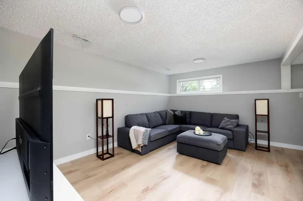 112B Siesta Gardens Fort Mcmurray AB T9H 2Z2