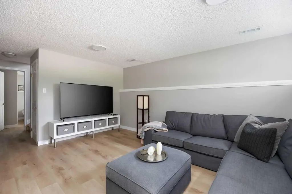 112B Siesta Gardens Fort Mcmurray AB T9H 2Z2