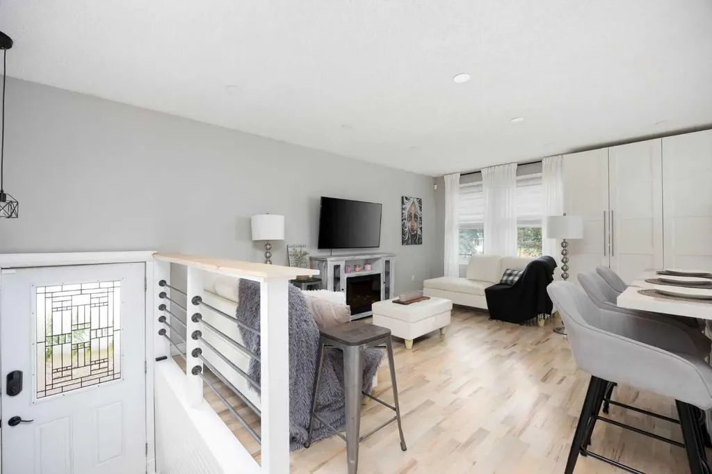 112B Siesta Gardens Fort Mcmurray AB T9H 2Z2