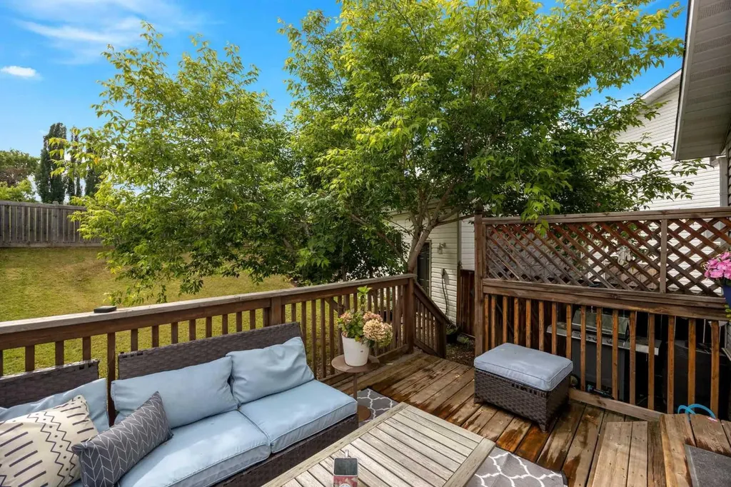 112B Siesta Gardens Fort Mcmurray AB T9H 2Z2