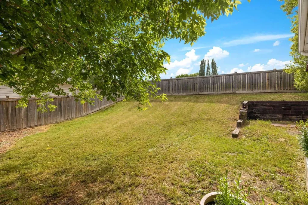 112B Siesta Gardens Fort Mcmurray AB T9H 2Z2