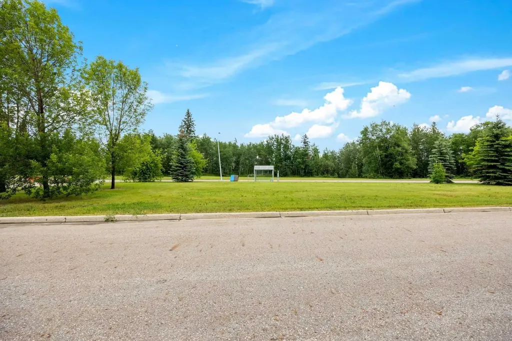 112B Siesta Gardens Fort Mcmurray AB T9H 2Z2