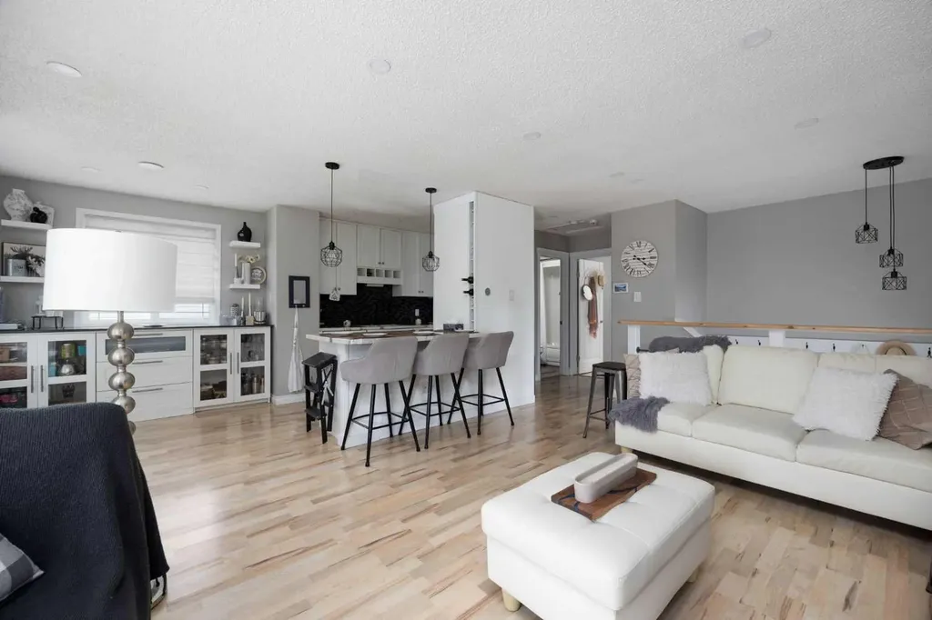 112B Siesta Gardens Fort Mcmurray AB T9H 2Z2
