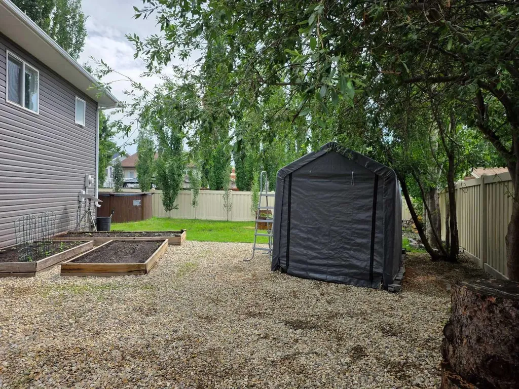 6409 98 A Street Grande Prairie AB T8W2M9