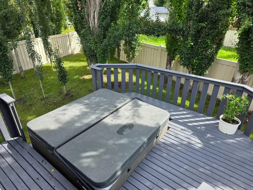 6409 98 A Street Grande Prairie AB T8W2M9