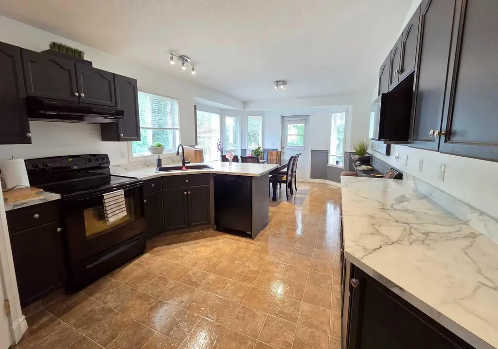 6409 98 A Street Grande Prairie AB T8W2M9