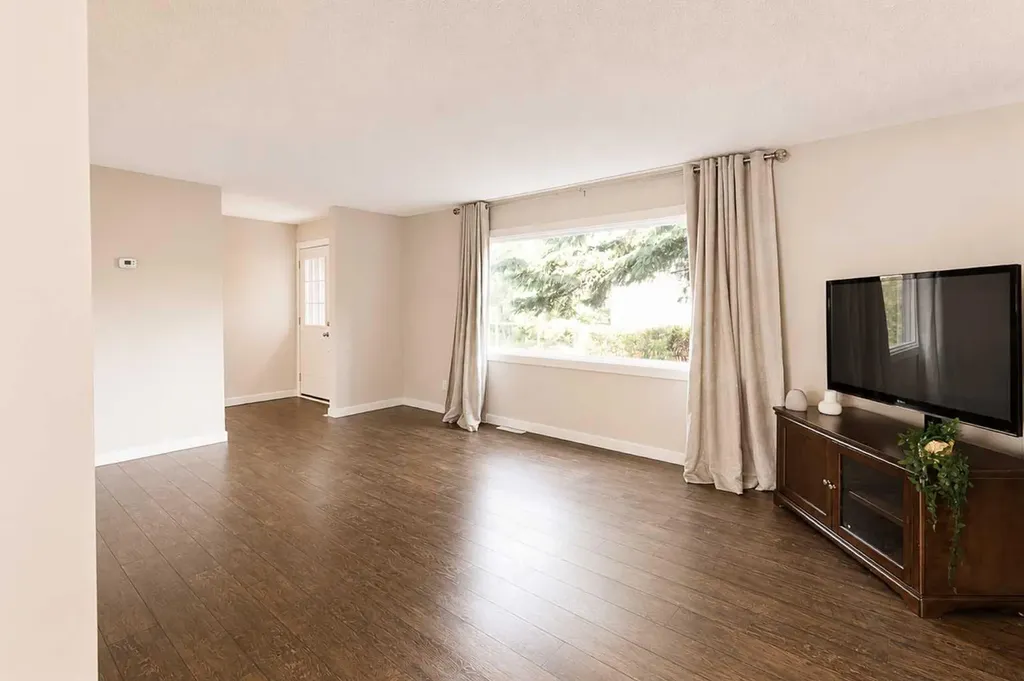 302 Terrace Park Red Deer AB T4N 1V8