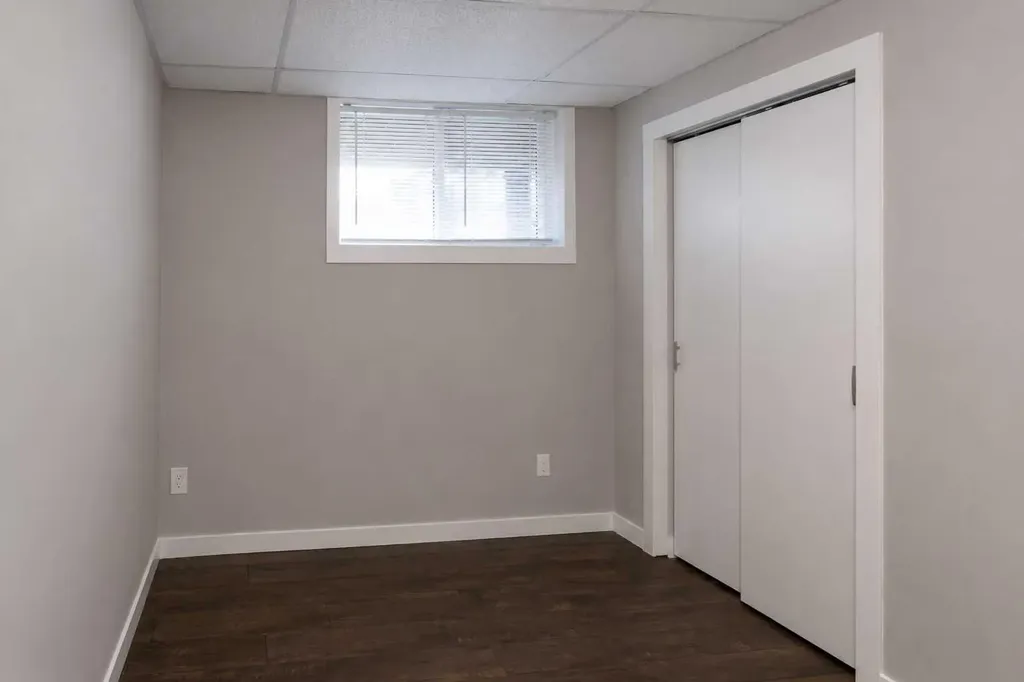 302 Terrace Park Red Deer AB T4N 1V8