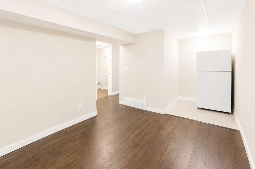 302 Terrace Park Red Deer AB T4N 1V8