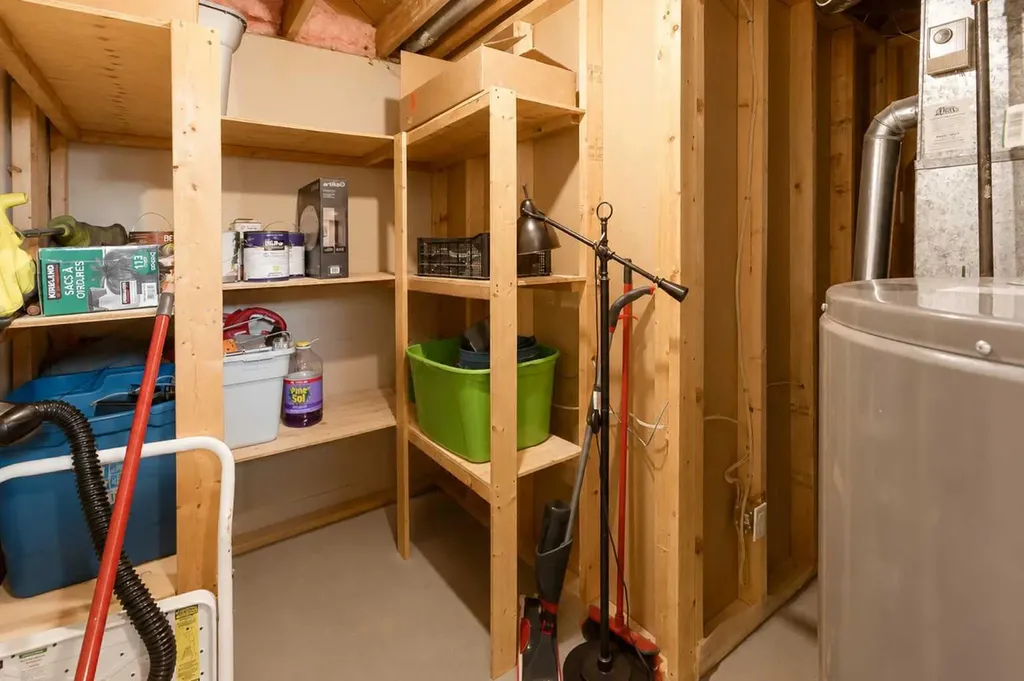 302 Terrace Park Red Deer AB T4N 1V8