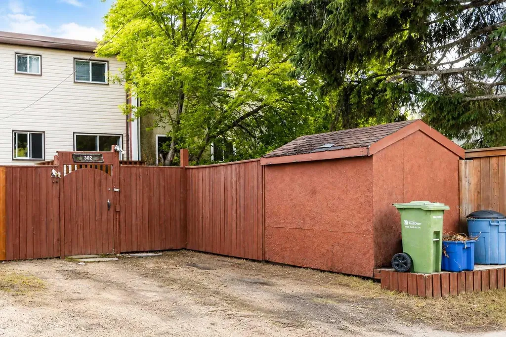 302 Terrace Park Red Deer AB T4N 1V8