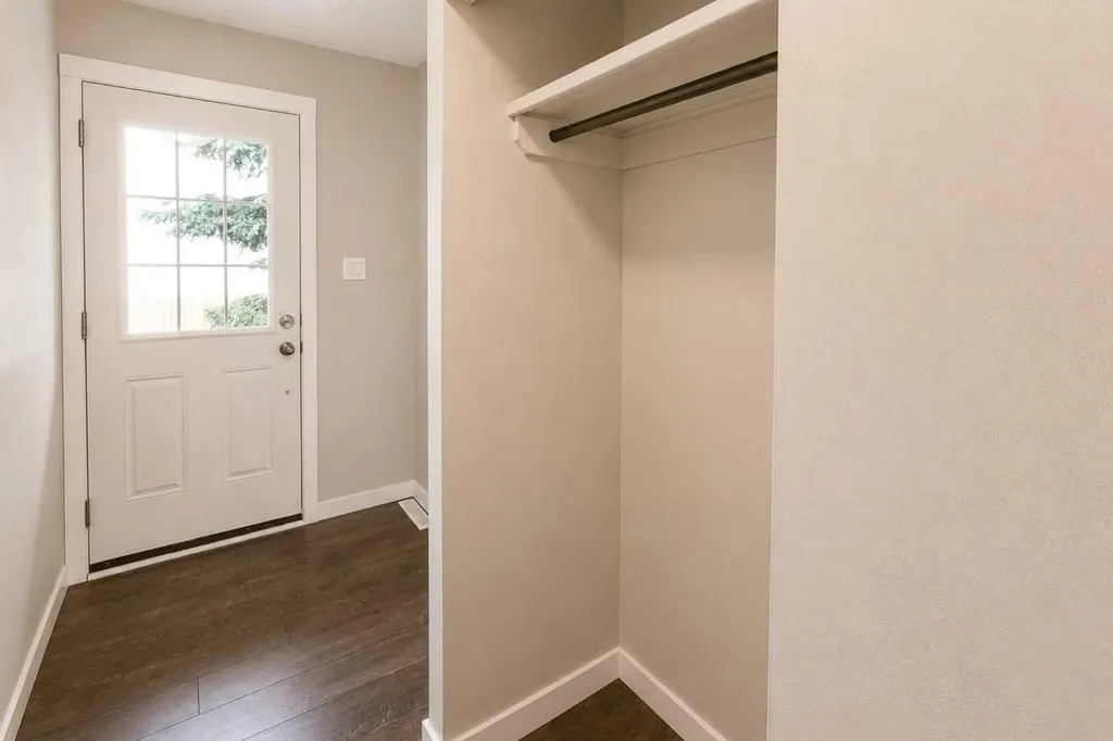 302 Terrace Park Red Deer AB T4N 1V8