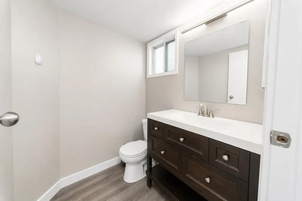 218 Falmere Way NE Calgary AB T3J 2X9
