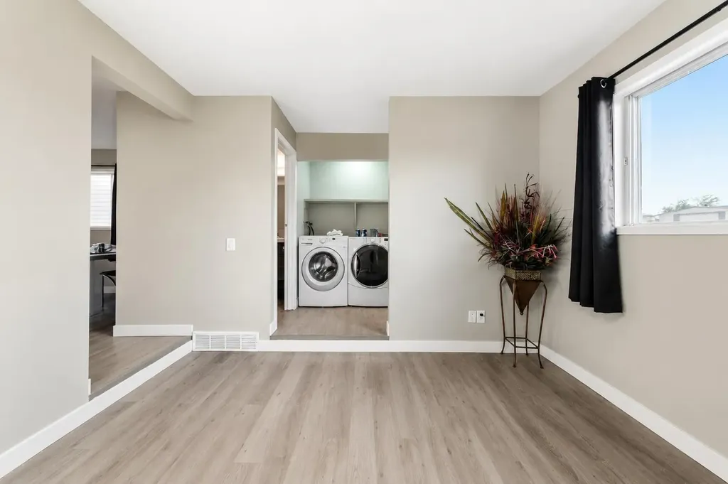 218 Falmere Way NE Calgary AB T3J 2X9