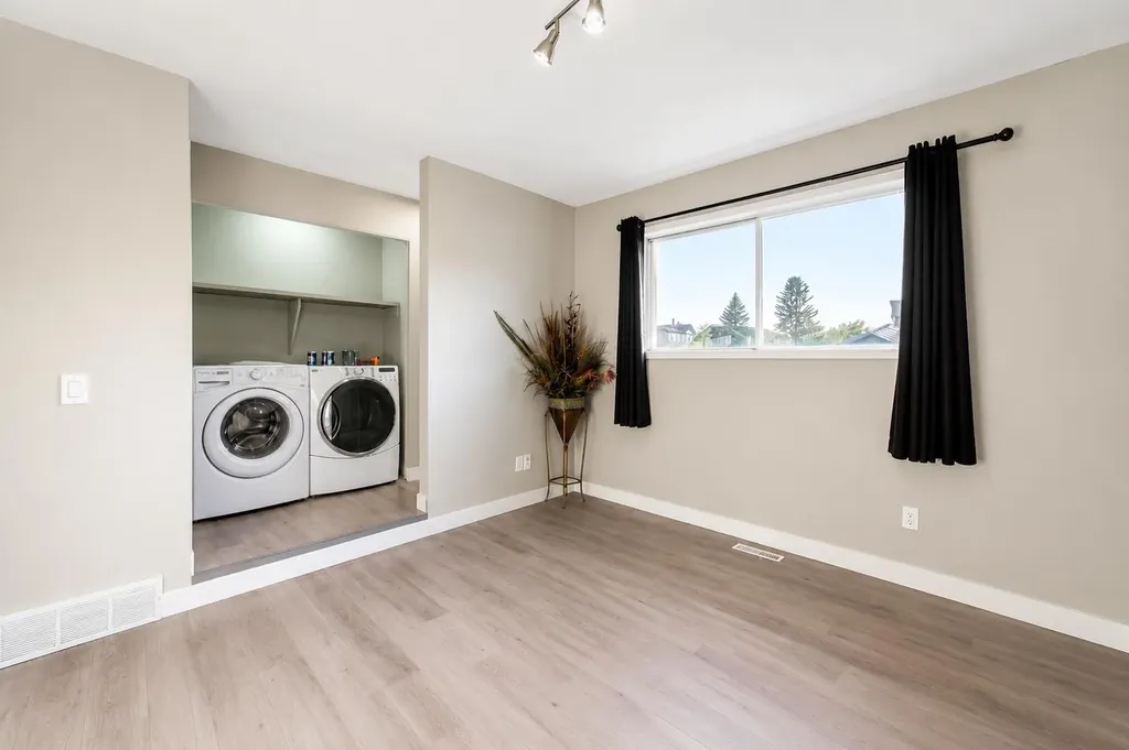 218 Falmere Way NE Calgary AB T3J 2X9