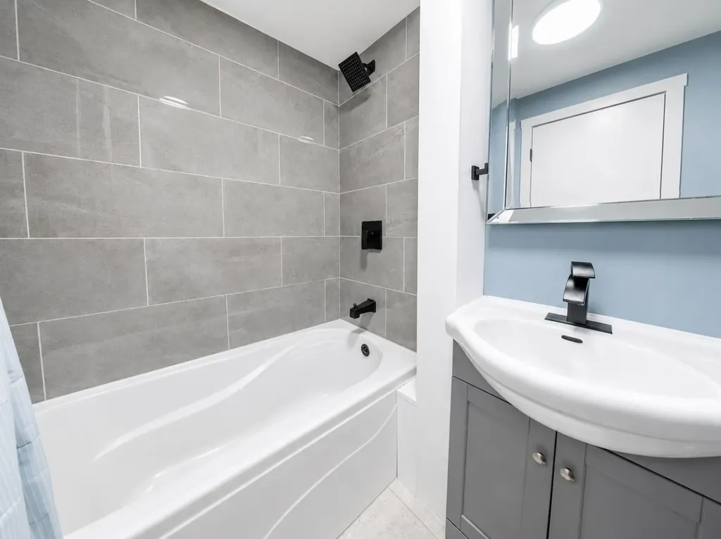 218 Falmere Way NE Calgary AB T3J 2X9