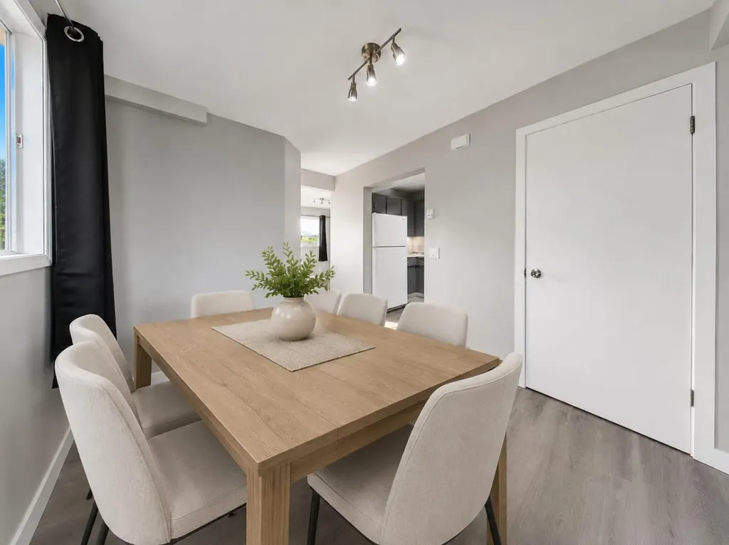 218 Falmere Way NE Calgary AB T3J 2X9