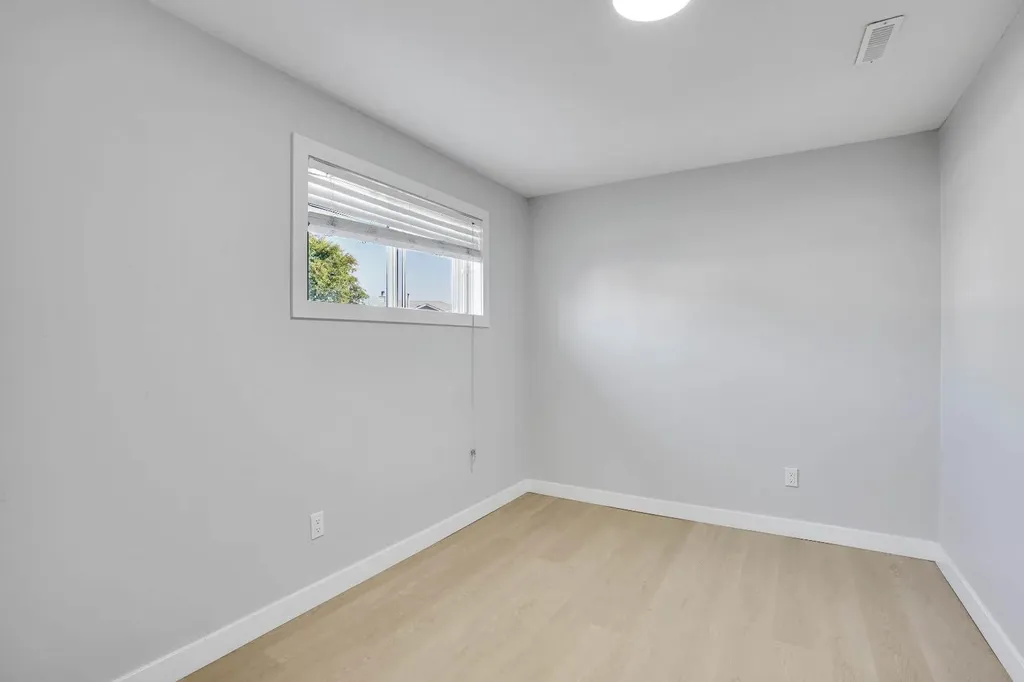 39 Ventura Road NE Calgary AB T2E 8G1