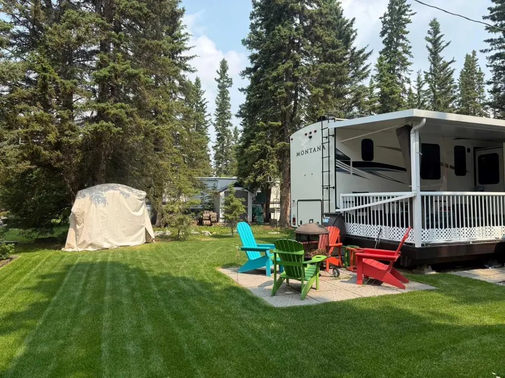 5230 27 Highway Rural Mountain View County AB T0M1X0