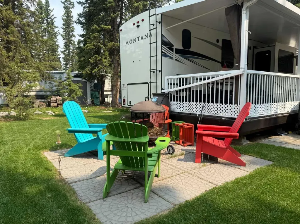 5230 27 Highway Rural Mountain View County AB T0M1X0