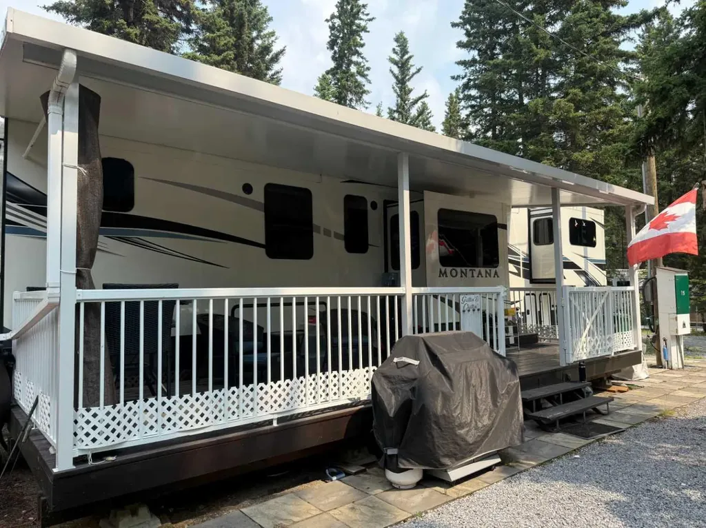 5230 27 Highway Rural Mountain View County AB T0M1X0