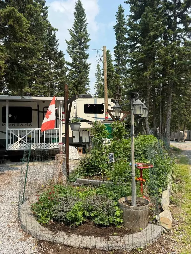 5230 27 Highway Rural Mountain View County AB T0M1X0