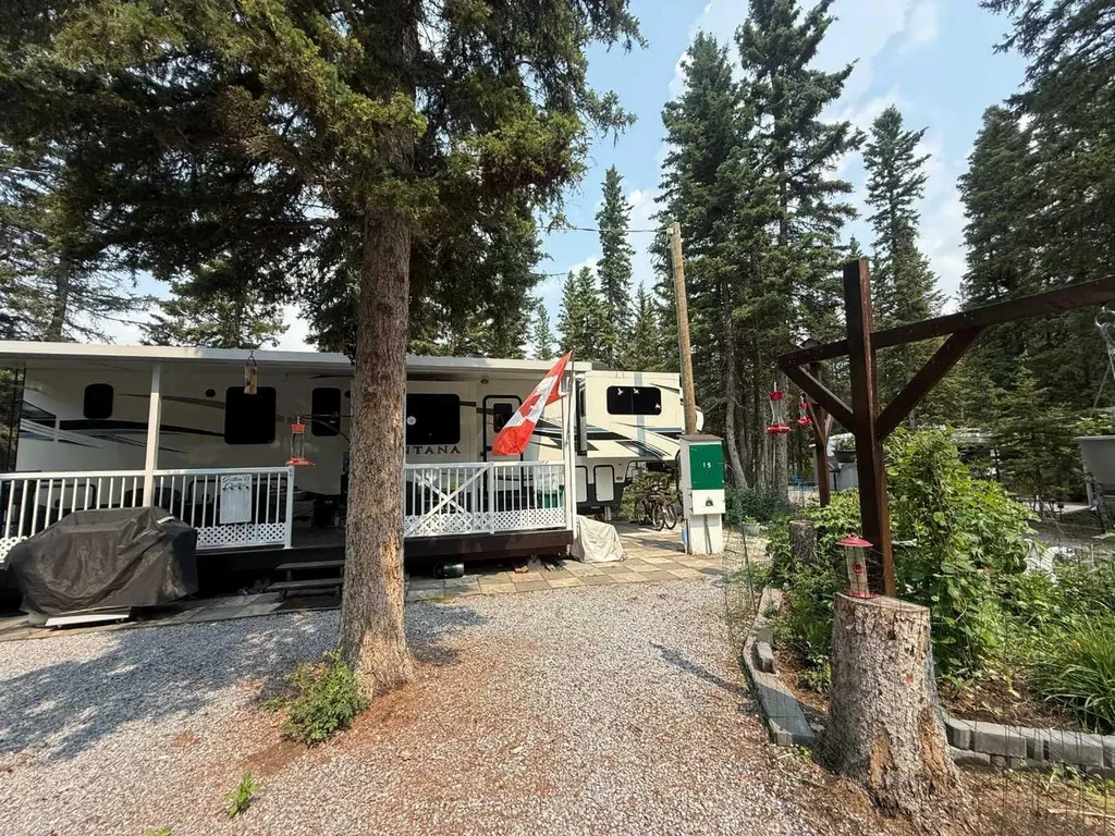 5230 27 Highway Rural Mountain View County AB T0M1X0