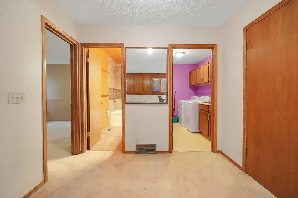 23 Edelweiss Drive NW Calgary AB T3A3R4
