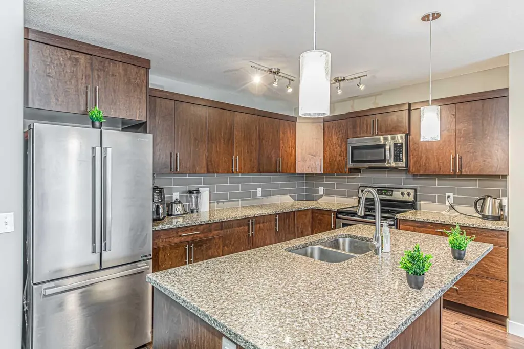 535 Redstone View NE Calgary AB T3N 0M0
