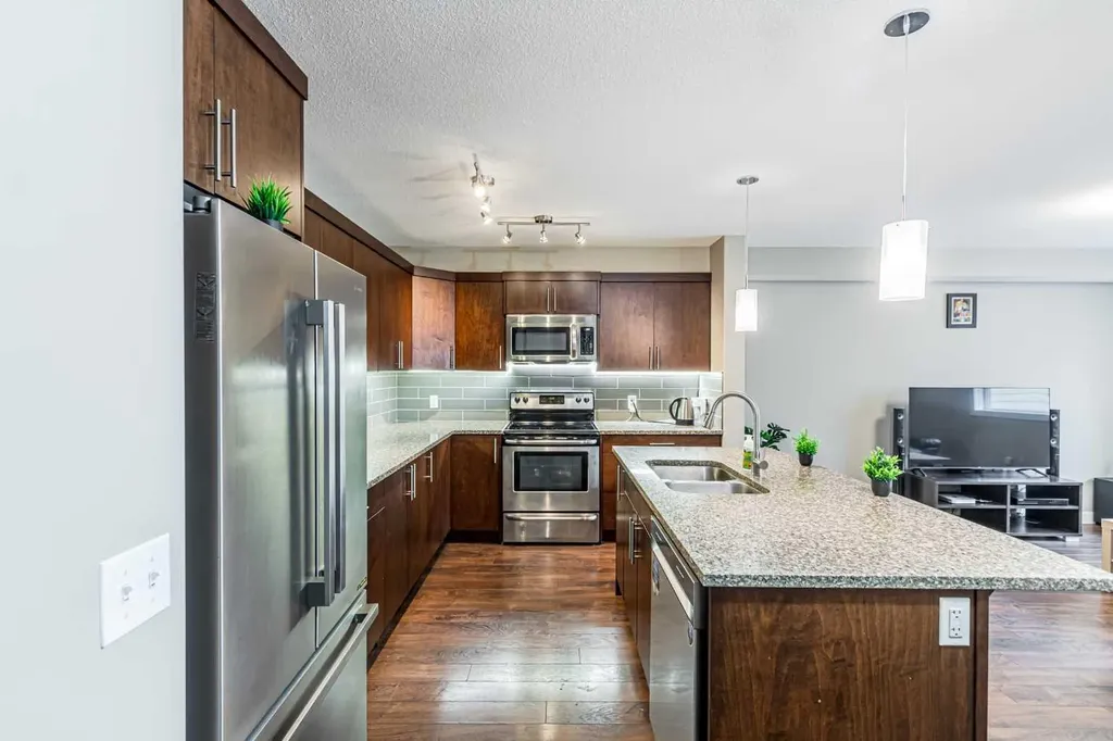 535 Redstone View NE Calgary AB T3N 0M0