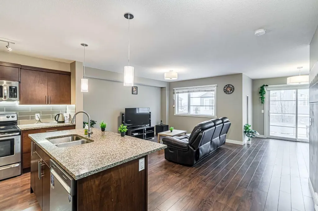 535 Redstone View NE Calgary AB T3N 0M0