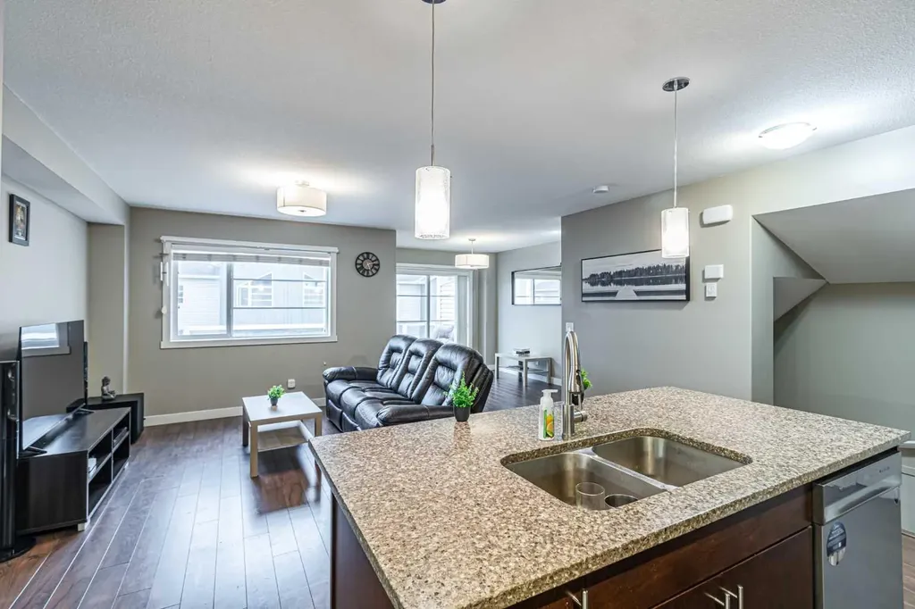 535 Redstone View NE Calgary AB T3N 0M0