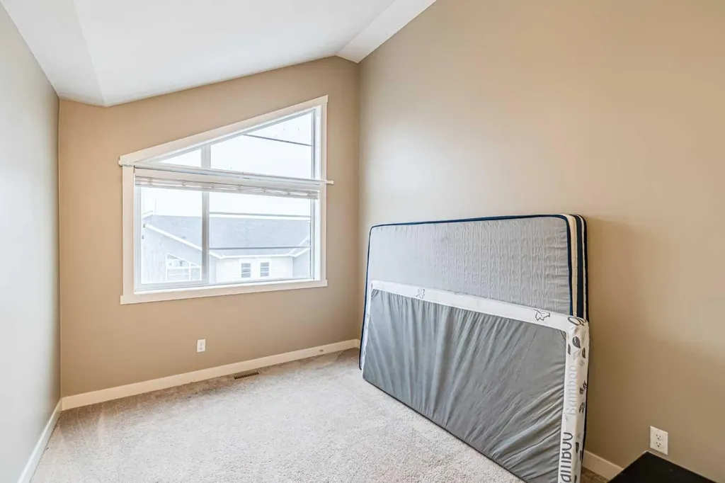 535 Redstone View NE Calgary AB T3N 0M0