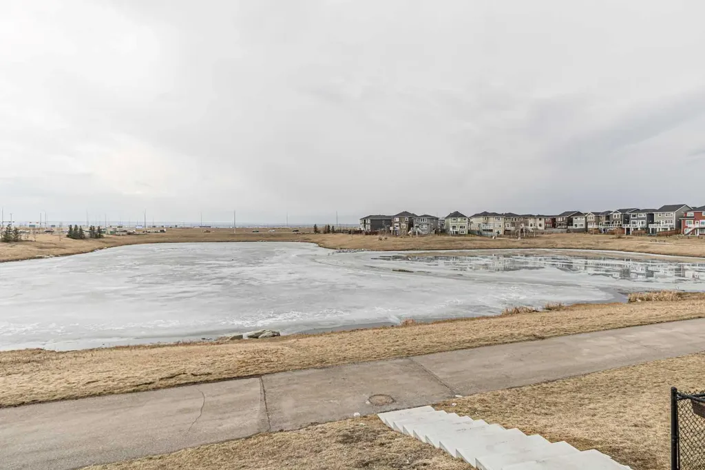 535 Redstone View NE Calgary AB T3N 0M0