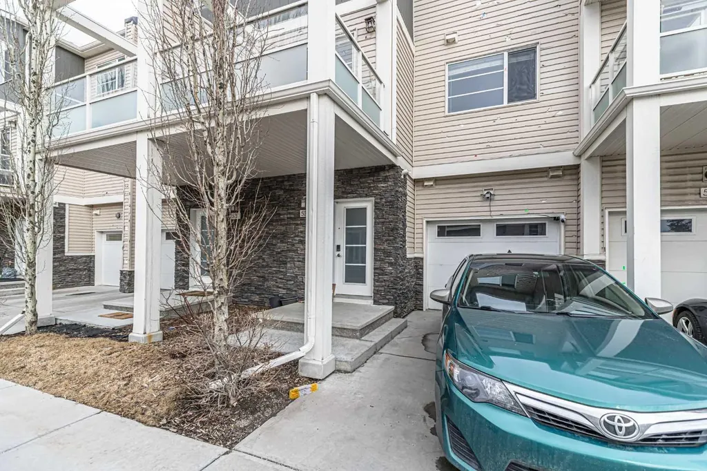 535 Redstone View NE Calgary AB T3N 0M0