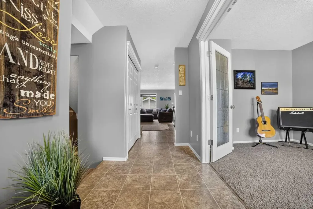 109 Couleesprings Way S Lethbridge AB T1K 4T3