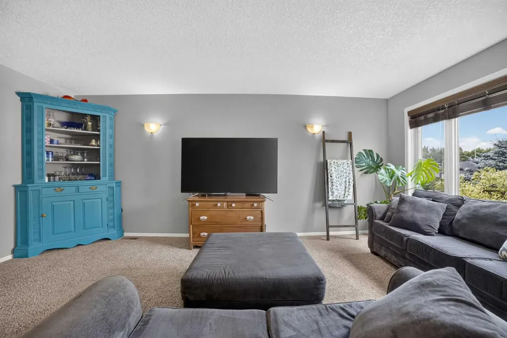 109 Couleesprings Way S Lethbridge AB T1K 4T3
