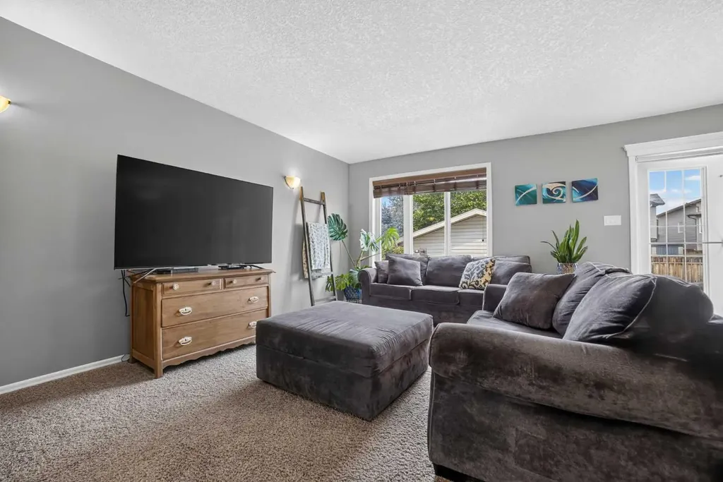 109 Couleesprings Way S Lethbridge AB T1K 4T3